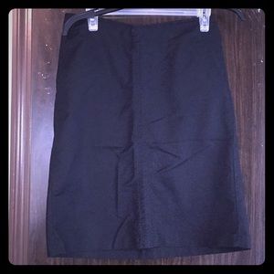 Banana Republic black skirt. Size 4. 22 1/2” long.